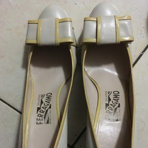Ferragamo Creamy White Bow High Heel 6.5 99% new